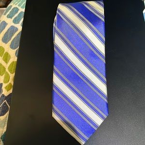 Calvin Klein Tie 100% silk Never worn